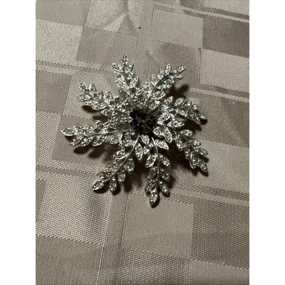 Sarah Coventry Jewelry - Sarah Coventry Evening Snowflake Large Smokey Rhinestone Brooch Pin 812 VTG